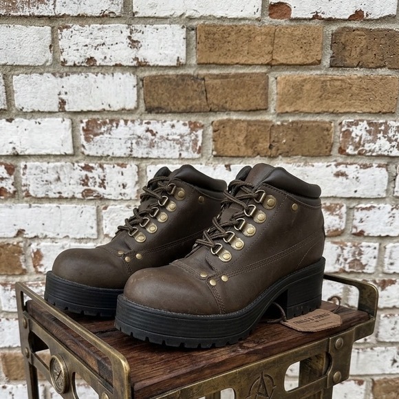 Fashion Bug Shoes - VTG‎ 90s Fashion Bug 🤎Chunky Platform Boots Brown Hiker Grunge Y2K Gorpcore 8.5